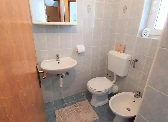 Brezovic Skrapavac - 40m From The Apartman Privlaka