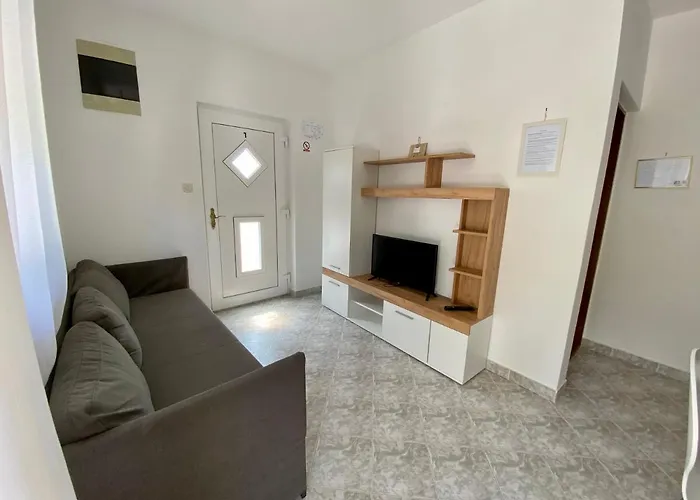 Brezovic Skrapavac - 40m From The Apartman *