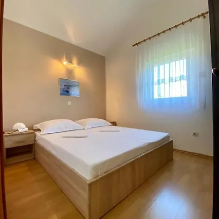 Brezovic Skrapavac - 40m From The Apartment