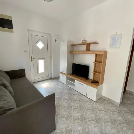 Brezovic Skrapavac - 40m From The Appartamento *